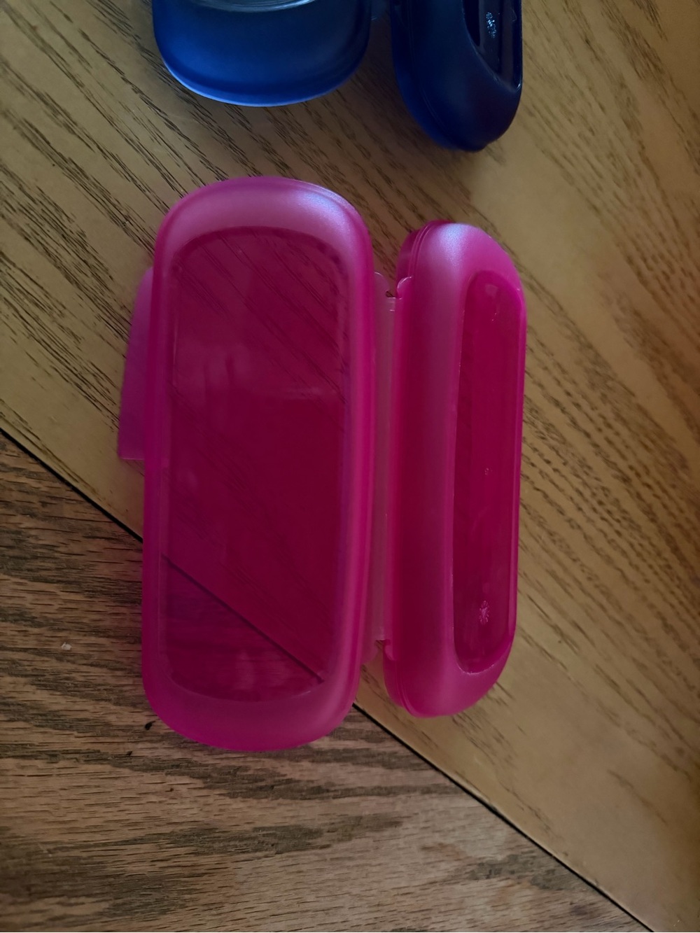 2 Tupperware Granola Bar Keepers / Eyeglasses Cases - Picture 4 of 6